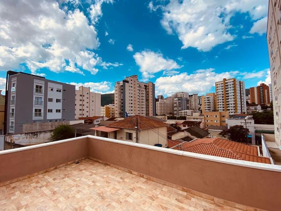 Villa Casa Unica E Moderna Centro Poços de Caldas Exterior foto
